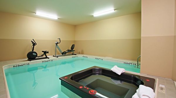 Mini piscine : les équipements qui servent vraiment et ceux qu'on regrette